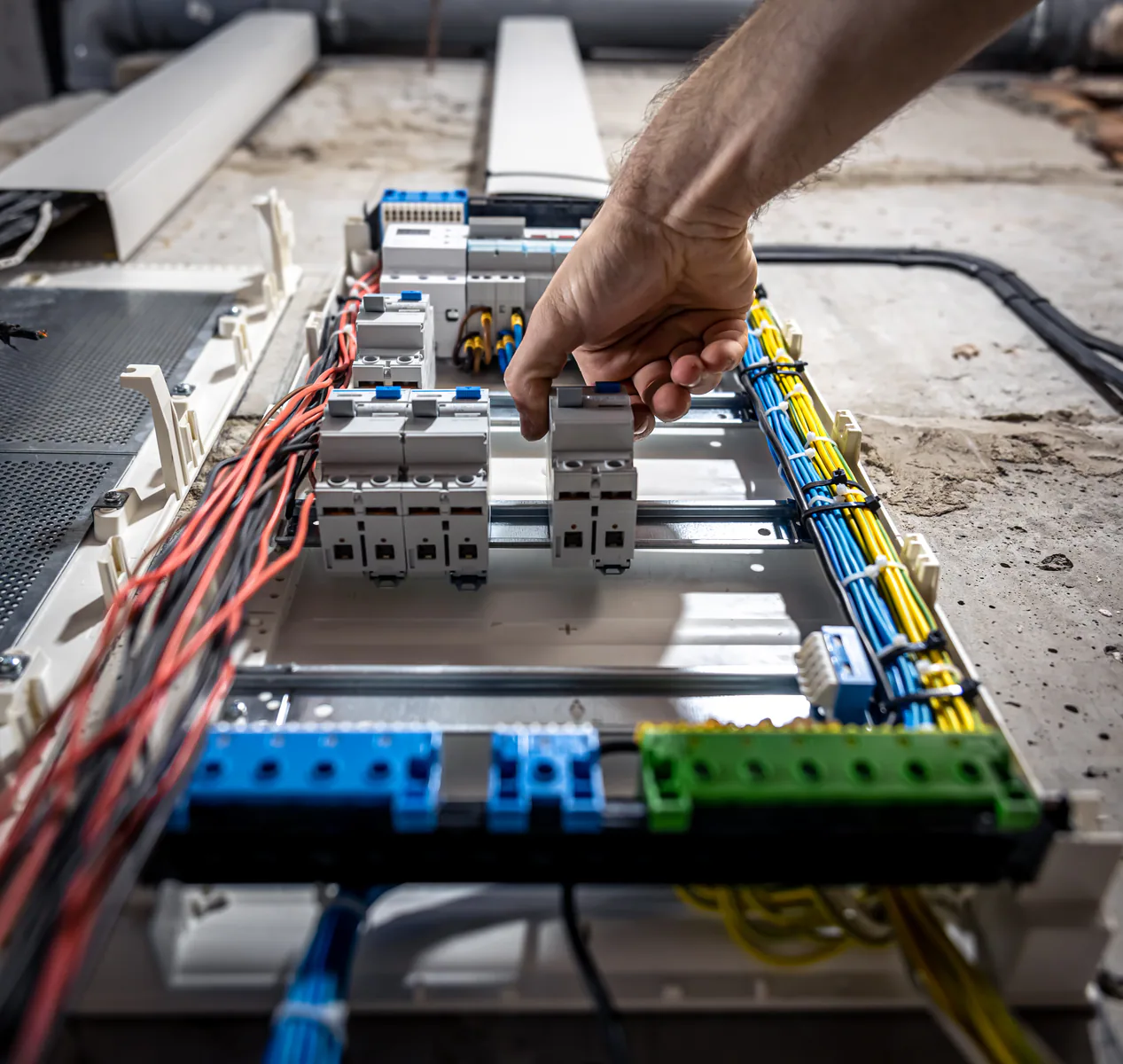 Anahtar teslim elektrik taahhüt uygulaması